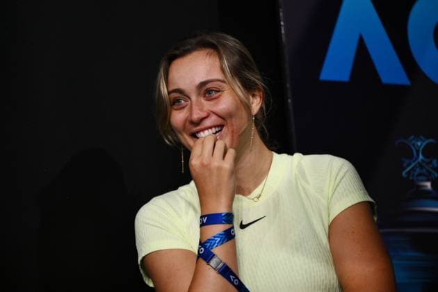 Paula Badosa (ESP) watches Stefanos Tsitsipas (GRE) second round match Australian Open, Day Four, Tennis, Melbourne Park, Melbourne, Australia - 17 Jan 2024  Copyright: xJamesxGourley Shutterstockx 14297589lc