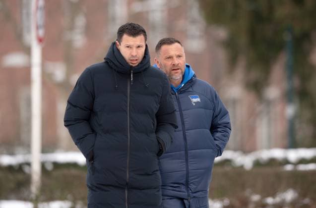 Soccer, Men, Season 2023 24, 2 Bundesliga, Hertha BSC, the day after the death of President Kay Bernstein is trained and mourned on the Olympic grounds, in the picture from l sports director Benjamin Weber Hertha BSC , coach Pal Dardai Hertha BSC , 17 01 2024, Copyright: xSebastianxRäppold MatthiasxKochx
