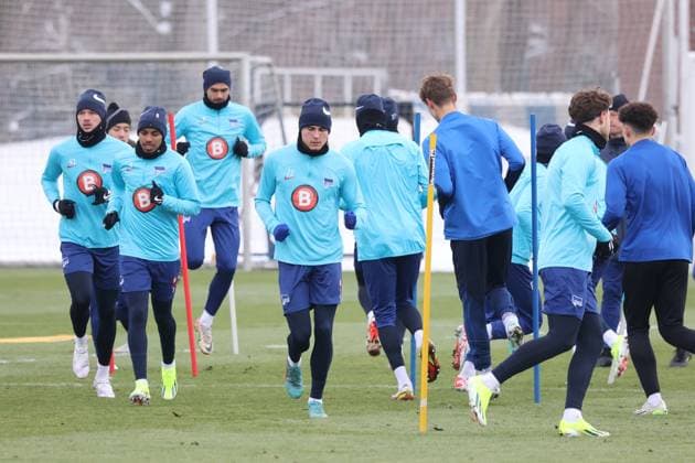DEU, DFL, 2 FBL Hertha BSC, Training, 17 01 2024, Sportforum, Berlin, DEU, DFL, 2 FBL Hertha BSC, Training, im Bild Hertha Spielerkreis DFL regulations prohibit any use of Photographs as image sequences and or quasi video Foto Juergen Engler nordphoto GmbH nordphotoxGmbHx xEngler nph00076