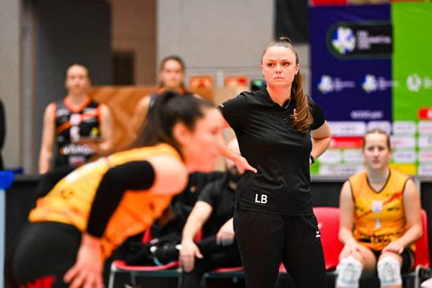CEV Volleyball Cup 2024, Dresdner SC vs Viteos Neuchatel UC, Dresden, 17 01 2024 Lauren Bertolacci Head Coach Viteos Neuchatel UC CEV Volleyball Cup 2024, Dresdner SC vs Viteos Neuchatel UC on 17 01 2024 at the Margon Arena Dresden Copyright: xBEAUTIFULxSPORTS Hoepnerx