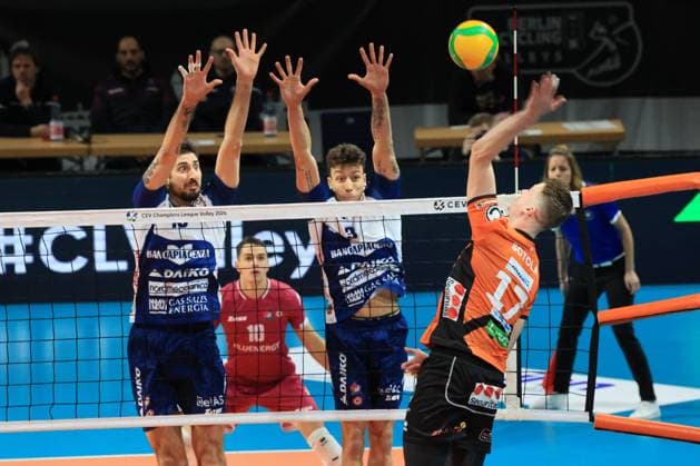 DEU, European Cup, BR Volleys vs Piacenza, 17 01 2024, Max Schmeling Halle, Berlin, DEU, European Cup, BR Volleys vs Piacenza, in the picture Marek Sotola BR Volleys 17 , Edoardo Caneschi Piacenza 18 , Francesco Recine Piacenza 3 Photo Juergen Engler nordphoto GmbH nordphotoxGmbHx xEngler nph00076
