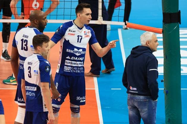 DEU, European Cup, BR Volleys vs Piacenza, 17 01 2024, Max Schmeling Halle, Berlin, DEU, European Cup, BR Volleys vs Piacenza, in the picture coach Andrea Anastasi Piacenza , Yuri Romano Piacenza 17 , Robertlandy Simon Aties Piacenza 13 , Francesco Recine Piacenza 3 Foto Juergen Engler nordphoto GmbH nordphotoxGmbHx xEngler nph00076