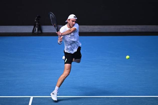 TENNIS AUSTRALIAN OPEN, Lukas Klein of Slovakia in action during his 2nd round match against Alexander Zverev of Germany on Day 5 of the 2024 Australian Open at Melbourne Park in Melbourne, Thursday, January 18, 2024. ( NO ARCHIVING, EDITORIAL USE ONLY, NO USE IN BOOKS WITHOUT CONSENT MELBOURNE VICTORIA AUSTRALIA  Copyright: xJOELxCARRETTx 20240118001890411922