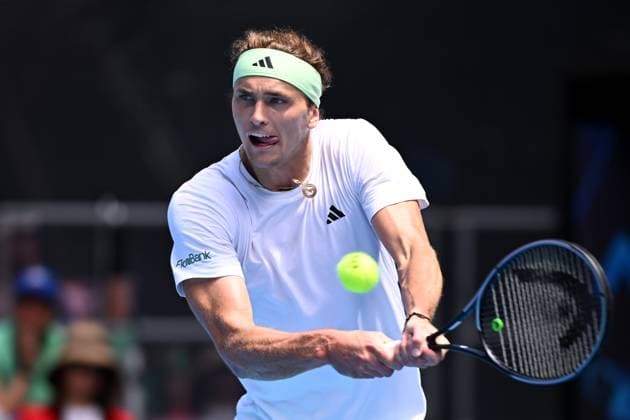 TENNIS AUSTRALIAN OPEN, Alexander Zverev of Germany in action during his 2nd round match against Lukas Klein of Slovakia on Day 5 of the 2024 Australian Open at Melbourne Park in Melbourne, Thursday, January 18, 2024. ( NO ARCHIVING, EDITORIAL USE ONLY, NO USE IN BOOKS WITHOUT CONSENT MELBOURNE VICTORIA AUSTRALIA  Copyright: xJOELxCARRETTx 20240118001890419475