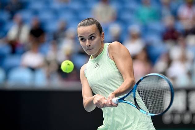 TENNIS AUSTRALIAN OPEN, Clara Burel of France in action during her 2nd round match against Jessica Pegula of the USA on Day 5 of the 2024 Australian Open at Melbourne Park in Melbourne, Thursday, January 18, 2024. ( NO ARCHIVING, EDITORIAL USE ONLY, NO USE IN BOOKS WITHOUT CONSENT MELBOURNE VICTORIA AUSTRALIA  Copyright: xLUKASxCOCHx 20240118001890479108