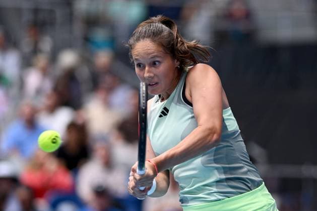 TENNIS AUSTRALIAN OPEN, Daria Kasatkina of Russia in action during her 2nd round match against Sloane Stephens of the USA on Day 5 of the 2024 Australian Open at Melbourne Park in Melbourne, Thursday, January 18, 2024. ( NO ARCHIVING, EDITORIAL USE ONLY, NO USE IN BOOKS WITHOUT CONSENT MELBOURNE VICTORIA AUSTRALIA  Copyright: xJOELxCARRETTx 20240118001890482426