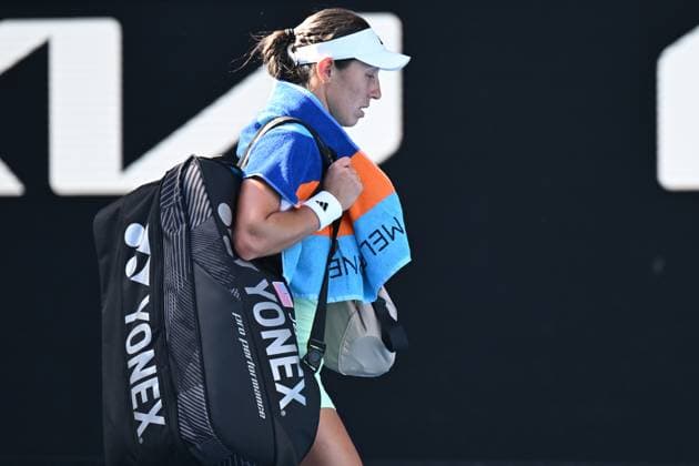 TENNIS AUSTRALIAN OPEN, Jessica Pegula of the USA leaves the court following her loss to Clara Burel of France in the 2nd round on Day 5 of the 2024 Australian Open at Melbourne Park in Melbourne, Thursday, January 18, 2024. ( NO ARCHIVING, EDITORIAL USE ONLY, NO USE IN BOOKS WITHOUT CONSENT MELBOURNE VICTORIA AUSTRALIA  Copyright: xLUKASxCOCHx 20240118001890493501