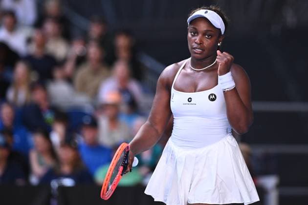 TENNIS AUSTRALIAN OPEN, Sloane Stephens of the USA reacts during her 2nd round match against Daria Kasatkina of Russia on Day 5 of the 2024 Australian Open at Melbourne Park in Melbourne, Thursday, January 18, 2024. ( NO ARCHIVING, EDITORIAL USE ONLY, NO USE IN BOOKS WITHOUT CONSENT MELBOURNE VICTORIA AUSTRALIA  Copyright: xJOELxCARRETTx 20240118001890496066