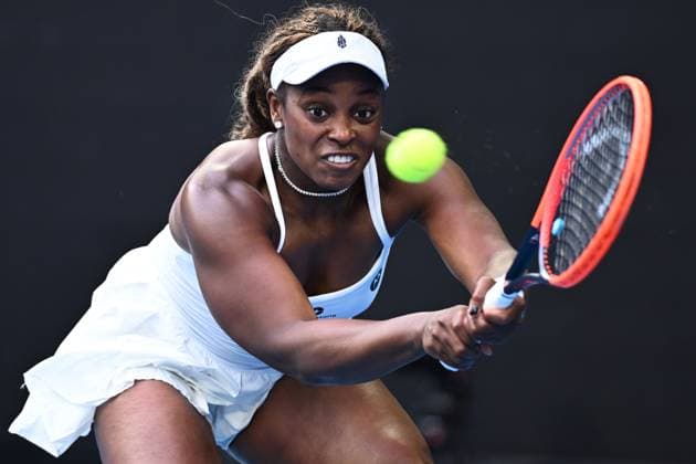 TENNIS AUSTRALIAN OPEN, Sloane Stephens of the USA in action during her 2nd round match against Daria Kasatkina of Russia on Day 5 of the 2024 Australian Open at Melbourne Park in Melbourne, Thursday, January 18, 2024. ( NO ARCHIVING, EDITORIAL USE ONLY, NO USE IN BOOKS WITHOUT CONSENT MELBOURNE VICTORIA AUSTRALIA  Copyright: xJOELxCARRETTx 20240118001890505821