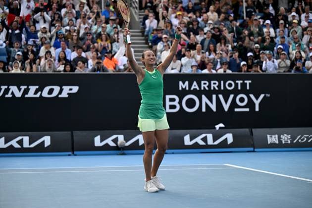 TENNIS AUSTRALIAN OPEN, Qinwen Zheng of China celebrates match point during her 2nd round win over Katie Boulter on Day 5 of the 2024 Australian Open at Melbourne Park in Melbourne, Thursday, January 18, 2024. ( NO ARCHIVING, EDITORIAL USE ONLY, NO USE IN BOOKS WITHOUT CONSENT MELBOURNE VICTORIA AUSTRALIA  Copyright: xLUKASxCOCHx 20240118001890507110