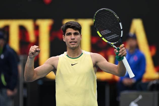 TENNIS AUSTRALIAN OPEN, Carlos Alcaraz of Spain celebrates match point during his 2nd round win over Lorenzo Sonego of Italy on Day 5 of the 2024 Australian Open at Melbourne Park in Melbourne, Thursday, January 18, 2024. ( NO ARCHIVING, EDITORIAL USE ONLY, NO USE IN BOOKS WITHOUT CONSENT MELBOURNE VICTORIA AUSTRALIA  Copyright: xJAMESxROSSx 20240118001890512867