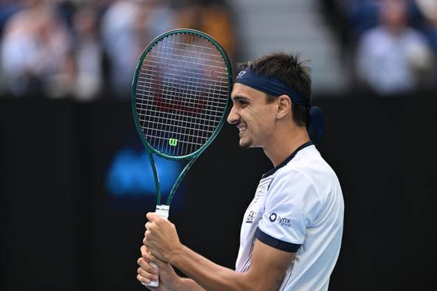 TENNIS AUSTRALIAN OPEN, Lorenzo Sonego of Italy reacts during his 2nd round loss to Carlos Alcaraz of Spain on Day 5 of the 2024 Australian Open at Melbourne Park in Melbourne, Thursday, January 18, 2024. ( NO ARCHIVING, EDITORIAL USE ONLY, NO USE IN BOOKS WITHOUT CONSENT MELBOURNE VICTORIA AUSTRALIA  Copyright: xJAMESxROSSx 20240118001890513505