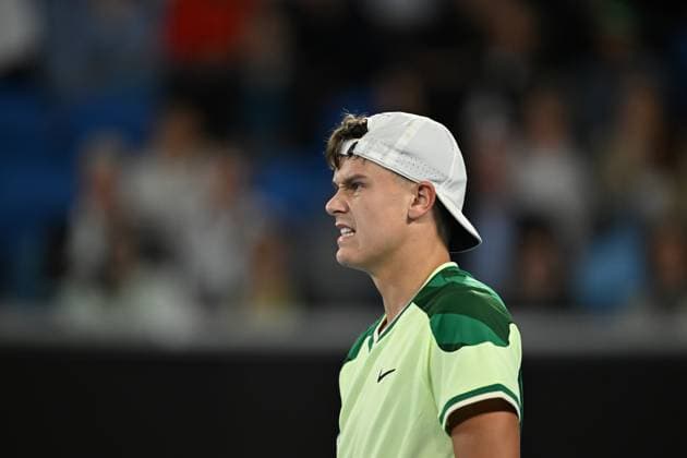 TENNIS AUSTRALIAN OPEN, Holger Rune of Denmark reacts during his 2nd round match against Athur Cazaux of France on Day 5 of the 2024 Australian Open at Melbourne Park in Melbourne, Thursday, January 18, 2024. ( NO ARCHIVING, EDITORIAL USE ONLY, NO USE IN BOOKS WITHOUT CONSENT MELBOURNE VICTORIA AUSTRALIA  Copyright: xLUKASxCOCHx 20240118001890543592