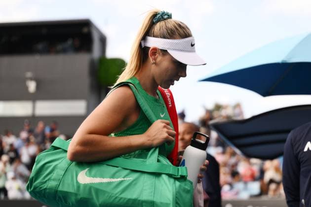 Katie Boulter (GBR) leaves the court after losing her second round match Australian Open, Day Five, Tennis, Melbourne Park, Melbourne, Australia - 18 Jan 2024  Copyright: xJamesxGourley Shutterstockx 14305075aa