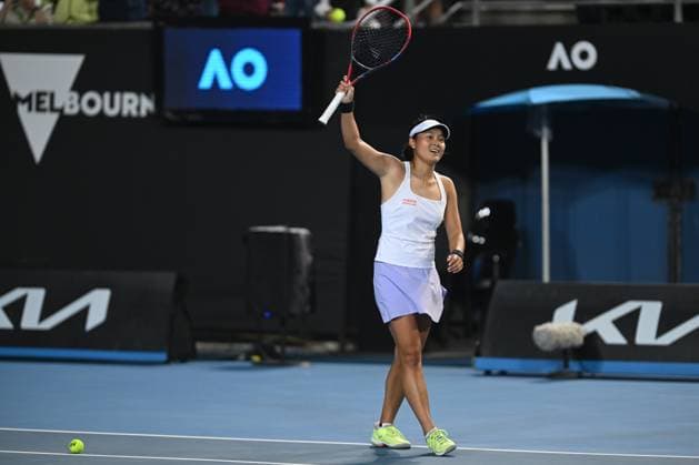 TENNIS AUSTRALIAN OPEN, Yafan Wang of China celebrates her 2nd round win over Emma Raducanu of the United Kingdom on Day 5 of the 2024 Australian Open at Melbourne Park in Melbourne, Thursday, January 18, 2024. ( NO ARCHIVING, EDITORIAL USE ONLY, NO USE IN BOOKS WITHOUT CONSENT MELBOURNE VICTORIA AUSTRALIA  Copyright: xLUKASxCOCHx 20240118001890557640