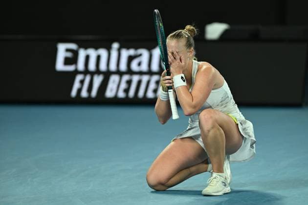 TENNIS AUSTRALIAN OPEN, Anna Blinkova of Russia collapses onto the court as she celebrates match point following the longest tie break in WTA, Tennis Damen Grand Slam history during her 2nd round win over Elena Rybakina of Kazakhstan on Day 5 of the 2024 Australian Open at Melbourne Park in Melbourne, Thursday, January 18, 2024. ( NO ARCHIVING, EDITORIAL USE ONLY, NO USE IN BOOKS WITHOUT CONSENT MELBOURNE VICTORIA AUSTRALIA  Copyright: xJAMESxROSSx 20240118001890573453