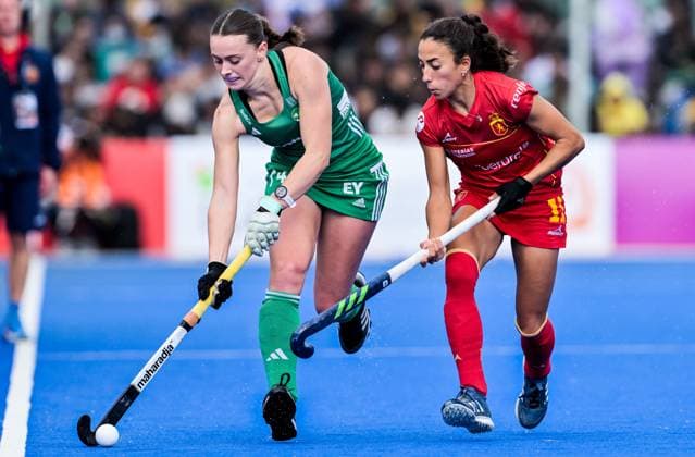 Bilder des Jahres 2024, Sport 01 Januar Sport Themen der Woche KW03 Sport Bilder des Tages 2024 FIH Women s Hockey Olympic Qualifier Semi-Final, Valencia, Spain 18 1 2024 Ireland vs Spain Ireland™s Ellen Curran with Marta Segu of Spain Ellen Curran with Marta Segu 18 1 2024  Copyright: xï¿½INPHO FrankxUijlenbroekx FU12401181198
