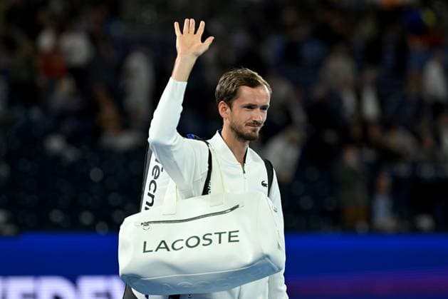 TENNIS AUSTRALIAN OPEN, Daniil Medvedev of Russia walks onto the court for his 2nd round match against Emil Ruusuvuori of Finland on Day 5 of the 2024 Australian Open at Melbourne Park in Melbourne, Thursday, January 18, 2024. ( NO ARCHIVING, EDITORIAL USE ONLY, NO USE IN BOOKS WITHOUT CONSENT MELBOURNE VICTORIA AUSTRALIA  Copyright: xJAMESxROSSx 20240118001890584752