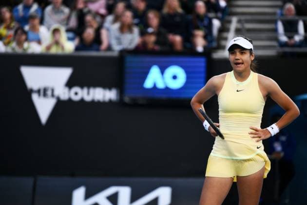 Emma Raducanu (GBR) dejected during her second round match Australian Open, Day Five, Tennis, Melbourne Park, Melbourne, Australia - 18 Jan 2024  Copyright: xJamesxGourley Shutterstockx 14305075dr