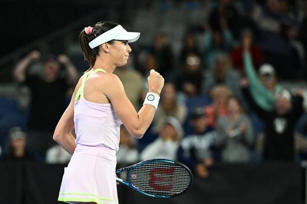 TENNIS AUSTRALIAN OPEN, Ajla Tomljanovic of Australia reacts during her 2nd round match against Jelena Ostapenko of Latvia on Day 5 of the 2024 Australian Open at Melbourne Park in Melbourne, Thursday, January 18, 2024. ( NO ARCHIVING, EDITORIAL USE ONLY, NO USE IN BOOKS WITHOUT CONSENT MELBOURNE VICTORIA AUSTRALIA  Copyright: xJOELxCARRETTx 20240118001890586719