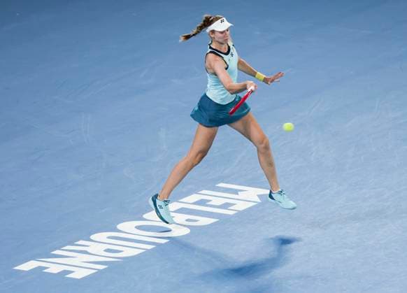 (240118) -- MELBOURNE, Jan. 18, 2024 -- Elena Rybakina of Kazakhstan hits a return during the women s singles second round match between Elena Rybakina of Kazakhstan and Anna Blinkova of Russia at the Australian Open tennis tournament in Melbourne, Australia, Jan. 18, 2024. ) (SP)AUSTRALIA-MELBOURNE-TENNIS-AUSTRALIAN OPEN MaxPing 