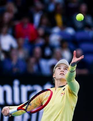 (240118) -- MELBOURNE, Jan. 18, 2024 -- Elena Rybakina of Kazakhstan serves during the women s singles second round match between Elena Rybakina of Kazakhstan and Anna Blinkova of Russia at the Australian Open tennis tournament in Melbourne, Australia, Jan. 18, 2024. ) (SP)AUSTRALIA-MELBOURNE-TENNIS-AUSTRALIAN OPEN MaxPing 