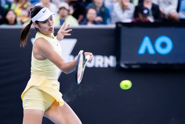 (240118) -- MELBOURNE, Jan. 18, 2024 -- Emma Raducanu of Britain hits a return during the women s singles second round match between Wang Yafan of China and Emma Raducanu of Britain at the Australian Open tennis tournament in Melbourne, Australia, Jan. 18, 2024. (Photo by Xinhua) (SP)AUSTRALIA-MELBOURNE-TENNIS-AUSTRALIAN OPEN HuxJingchen 