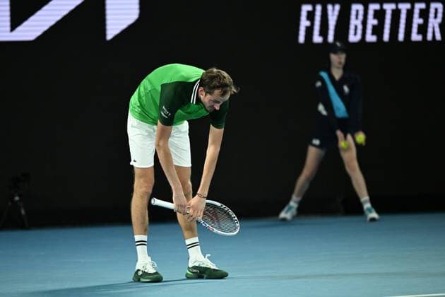 TENNIS AUSTRALIAN OPEN, Daniil Medvedev of Russia during his 2nd round match against Emil Ruusuvuori of Finland on Day 5 of the 2024 Australian Open at Melbourne Park in Melbourne, Thursday, January 18, 2024. ( NO ARCHIVING, EDITORIAL USE ONLY, NO USE IN BOOKS WITHOUT CONSENT MELBOURNE VICTORIA AUSTRALIA  Copyright: xJAMESxROSSx 20240119001890620667