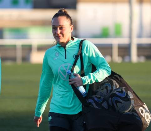 VfL BL Women, Training Wolfsburg, 18 01 2024, FUßBALL VfL Wolfsburg, Google Pixel Women Bundesliga, Season 2023 24, New signing Diana Nemeth VfL Wolfsburg Darius Simka regios24 Wolfsburg
