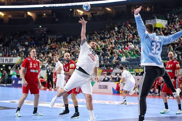 Hungary v Austria - Men s EHF Euro 2024 Tobias Wagner of Austria shoots at goal during the Men s EHF Euro 2024 main round match between Hungary and Austria at Lanxess Arena on January 18, 2024 in Cologne, Germany. SanjinxStrukic PIXSELL