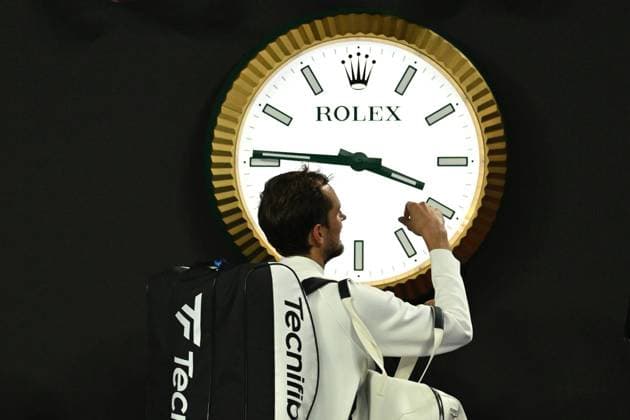 TENNIS AUSTRALIAN OPEN, Daniil Medvedev of Russia walks past the clock after winning his 2nd round match against Emil Ruusuvuori of Finland on Day 5 of the 2024 Australian Open at Melbourne Park in Melbourne, Thursday, January 18, 2024. ( NO ARCHIVING, EDITORIAL USE ONLY, NO USE IN BOOKS WITHOUT CONSENT MELBOURNE VICTORIA AUSTRALIA  Copyright: xLUKASxCOCHx 20240119001890670999