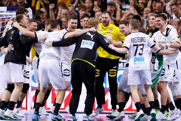 WOLFF Andreas Goalkeeper Team Germany Final celebration around goalkeeper Wolff Andreas after the victory HANDBALL EURO 2024 in Germany Main round match Germany Iceland Lanxess Arena in Cologne on 18 01 2024 in Cologne Copyright: xLacixPerenyix