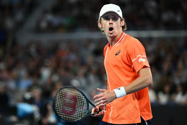 TENNIS AUSTRALIAN OPEN, Alex De Minaur of Australia reacts during his 3rd round match against Flavio Cobolli of Italy on Day 6 of the 2024 Australian Open at Melbourne Park in Melbourne, Friday, January 19, 2024. ( NO ARCHIVING, EDITORIAL USE ONLY, NO USE IN BOOKS WITHOUT CONSENT MELBOURNE VICTORIA AUSTRALIA  Copyright: xJOELxCARRETTx 20240119001890940536