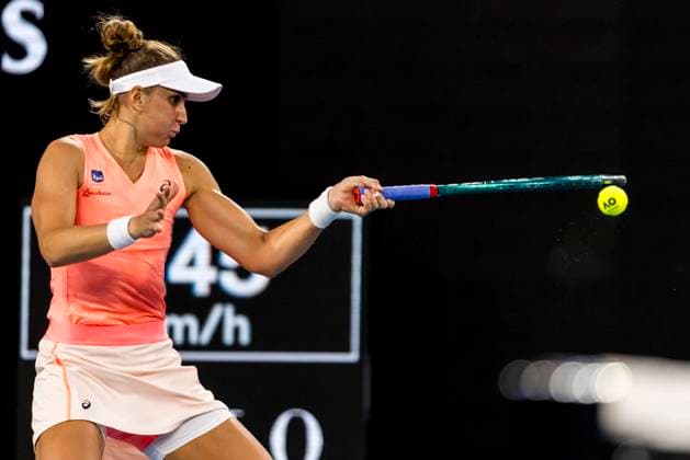 MELBOURNE, VIC - JANUARY 19: Beatriz Haddad Maia of Brazil in action during the 3rd round of the 2024 Australian Open on January 19 2024, at Melbourne Park in Melbourne, Australia. (Photo by Jason Heidrich Icon Sportswire) TENNIS: JAN 19 Australian Open EDITORIAL USE ONLY Icon240119213