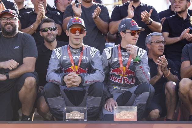 207 EKSTROM Mattias (swe), BERGKVIST Emil (swe), Team Audi Audi RS Q E-Tron E2, FIA Ultimate, aFIA W2RC, ambiance during the Final Podium of the Dakar 2024 on January 19, 2024 in Yanbu, Saudi Arabia - DAKAR 2024 - FINAL PODIUM DPPI Panoramic  05124022__UDE3252