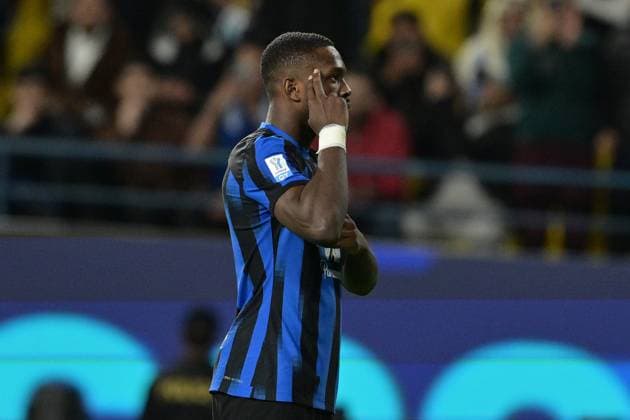 Foto Alfredo Falcone LaPresse 19 Gennaio 2024 - Riad, Arabia Saudita - calcio - EA SPORTS FC Supercoppa italiana 2023 2024 semifinale - Inter vs Lazio - Stadio Universit& xe0; Re Saud Nella foto: Marcus Thuram (FC Internazionale Milano) esultanza dopo la rete del 1-0 January 19, 2024 Riyadh, Saudi Arabia - sport, soccer - EA SPORTS FC Italian Supercup 2023 2024 semi-final - Inter vs Lazio - King Saud University Stadium In the pic: Marcus Thuram (FC Internazionale Milano) celebration after scorni goal 1-0  Copyright: xAlfredoxFalcone LaPressex