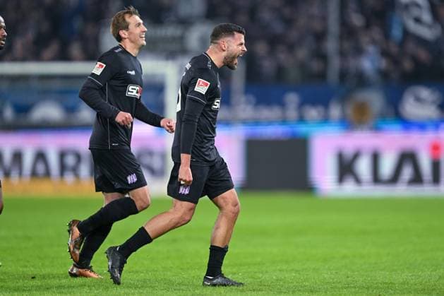 2 Bundesliga Karlsruher SC VfL Osnabrück on 19 01 2024 at BBBank Wildpark in Karlsruhe Cheering, goal celebration, goal scorer, goal scorer Dave Gnaase Osnabrueck cheers after his goal for 1 1 MT