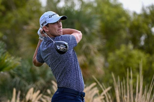 LA QUINTA, CA - JANUARY 19: Jacob Bridgeman (USA) watches his tee shot on 18 during Rd2 of The American Express tournament at PGA, Golf Herren West Nicklaus Tournament Course on January 19, 2024 in La Quinta, California. (Photo by Ken Murray Icon Sportswire) GOLF: JAN 19 PGA The American Express EDITORIAL USE ONLY Icon2401190272