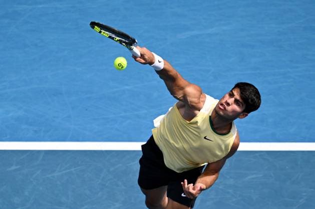 TENNIS AUSTRALIAN OPEN, Carlos Alcaraz of Spain in action during his 3rd round match against Juncheng Shang of China on Day 7 of the 2024 Australian Open at Melbourne Park in Melbourne, Saturday, January 20, 2024. ( NO ARCHIVING, EDITORIAL USE ONLY, NO USE IN BOOKS WITHOUT CONSENT MELBOURNE VICTORIA AUSTRALIA  Copyright: xJOELxCARRETTx 20240120001891269977