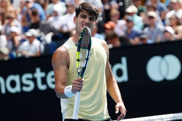 20th January 2024; Melbourne Park, Melbourne, Victoria, Australia; Australian Open Tennis Championship Day 7; Cartlos Alcaraz (ESP) In action during the round third singles match against Juncheng Shang (CHN)  ActionPlus12599272 NaFoto