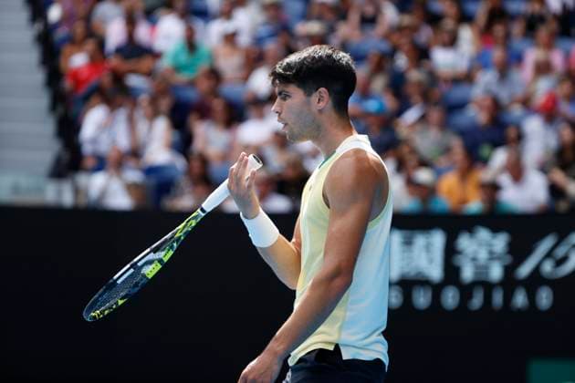 20th January 2024; Melbourne Park, Melbourne, Victoria, Australia; Australian Open Tennis Championship Day 7; Cartlos Alcaraz (ESP) In action during the round third singles match against Juncheng Shang (CHN)  ActionPlus12599274 NaFoto
