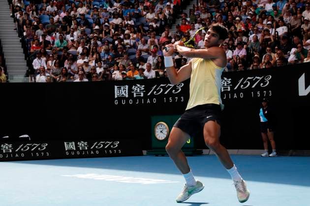 20th January 2024; Melbourne Park, Melbourne, Victoria, Australia; Australian Open Tennis Championship Day 7; Cartlos Alcaraz (ESP) In action during the round third singles match against Juncheng Shang (CHN)  ActionPlus12599237 NaFoto
