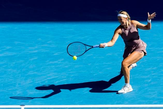 MELBOURNE, VIC - JANUARY 20: Victoria Azarenka of Belarus in action during the 3rd round of the 2024 Australian Open on January 20 2024, at Melbourne Park in Melbourne, Australia. (Photo by Jason Heidrich Icon Sportswire) TENNIS: JAN 20 Australian Open EDITORIAL USE ONLY Icon240120190