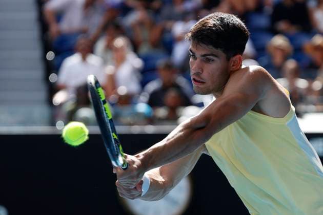 2024 Australian Open - Day 7 Carlos Alcaraz of Spain is in action during his third-round singles match against Juncheng Shang of China on day seven of the 2024 Australian Open at Melbourne Park in Melbourne, Australia, on January 20, 2024. Melbourne Victoria Australia  Copyright: xCiroxDexLucax originalFilename:deluca-2024aust240120_npCZD.jpg