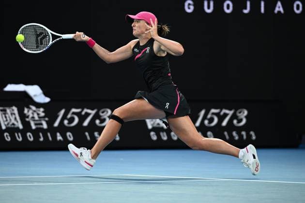 TENNIS AUSTRALIAN OPEN, Iga Swiatek of Poland in action during her 3rd round match against Linda Noskova of Czech Republic on Day 7 of the 2024 Australian Open at Melbourne Park in Melbourne, Saturday, January 20, 2024. ( NO ARCHIVING, EDITORIAL USE ONLY, NO USE IN BOOKS WITHOUT CONSENT MELBOURNE VICTORIA AUSTRALIA  Copyright: xJOELxCARRETTx 20240120001891300574