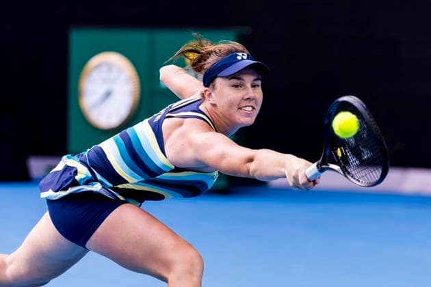 MELBOURNE, VIC - JANUARY 20: Linda Noskova of the Czech Republic in action during the 3rd round of the 2024 Australian Open on January 20 2024, at Melbourne Park in Melbourne, Australia. (Photo by Jason Heidrich Icon Sportswire) TENNIS: JAN 20 Australian Open EDITORIAL USE ONLY Icon240120218