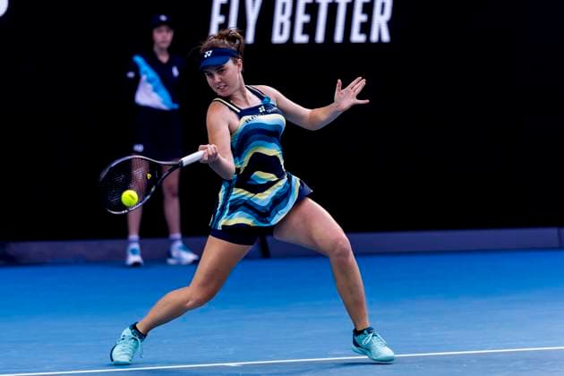 MELBOURNE, VIC - JANUARY 20: Linda Noskova of the Czech Republic in action during the 3rd round of the 2024 Australian Open on January 20 2024, at Melbourne Park in Melbourne, Australia. (Photo by Jason Heidrich Icon Sportswire) TENNIS: JAN 20 Australian Open EDITORIAL USE ONLY Icon240120220