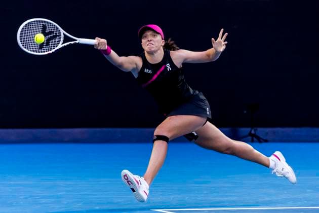 MELBOURNE, VIC - JANUARY 20: Iga Swiatek of Poland in action during the 3rd round of the 2024 Australian Open on January 20 2024, at Melbourne Park in Melbourne, Australia. (Photo by Jason Heidrich Icon Sportswire) TENNIS: JAN 20 Australian Open EDITORIAL USE ONLY Icon240120236