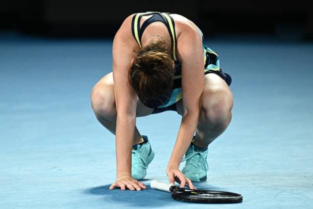 TENNIS AUSTRALIAN OPEN, Linda Noskova of Czech Republic celebrfates match point in her 3rd round defeat of Iga Swiatek of Poland on Day 7 of the 2024 Australian Open at Melbourne Park in Melbourne, Saturday, January 20, 2024. ( NO ARCHIVING, EDITORIAL USE ONLY, NO USE IN BOOKS WITHOUT CONSENT MELBOURNE VICTORIA AUSTRALIA  Copyright: xJOELxCARRETTx 20240120001891311709