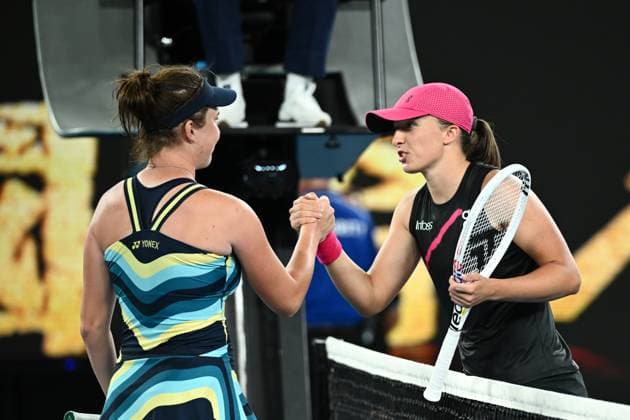 TENNIS AUSTRALIAN OPEN, Iga Swiatek of Poland congratulates Linda Noskova of Czech Republic on her 3rd round win on Day 7 of the 2024 Australian Open at Melbourne Park in Melbourne, Saturday, January 20, 2024. ( NO ARCHIVING, EDITORIAL USE ONLY, NO USE IN BOOKS WITHOUT CONSENT MELBOURNE VICTORIA AUSTRALIA  Copyright: xJOELxCARRETTx 20240120001891312697